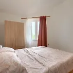 House In Iki I With Pool And Gym Hébergement de vacances Pula