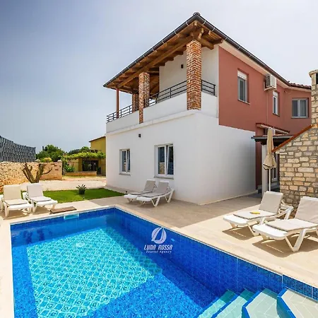 Hébergement de vacances House In Iki I With Pool And Gym *