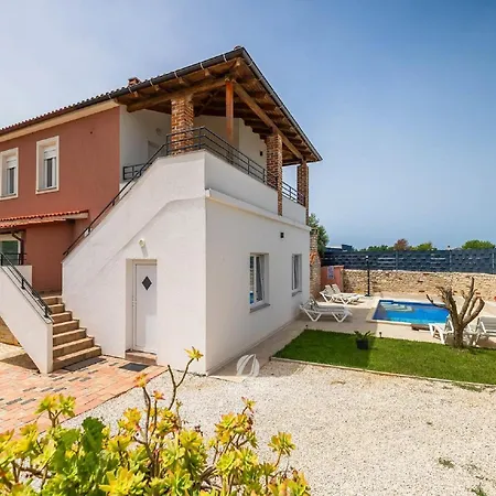 Comfortable House With Private Swimming Pool Holiday home