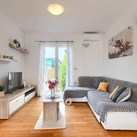 Holiday home Comfortable House With Private Swimming Pool