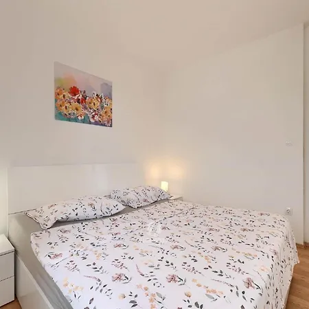 Comfortable House With Private Swimming Pool Holiday home *