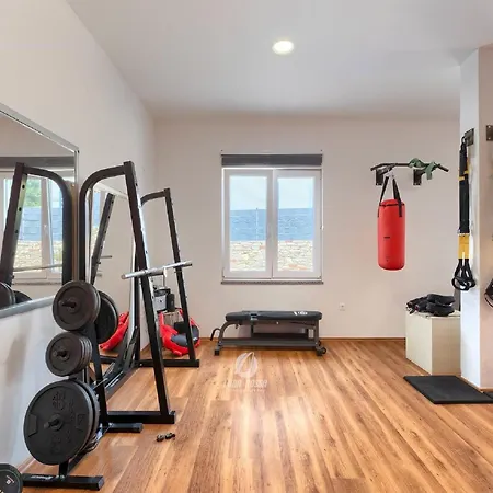 Comfortable House With Private Swimming Pool * Pula