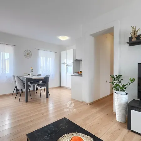 House In Iki I With Pool And Gym 度假居 普拉