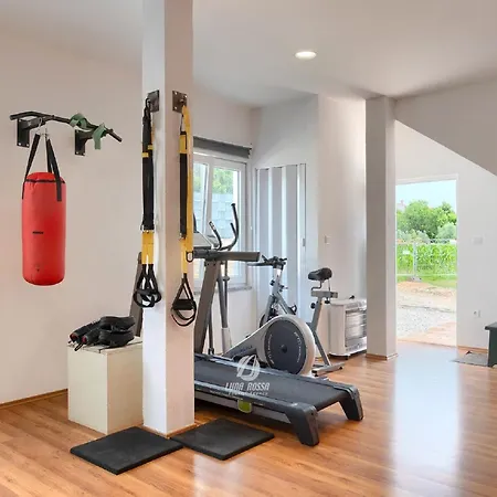 House In Iki I With Pool And Gym *